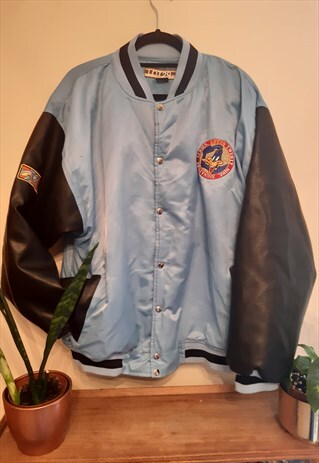 VINTAGE LOT29 LOONEY TUNES BUGGS BUNNY VARSITY JACKET