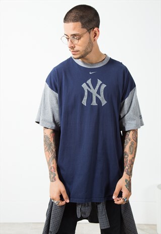 VINTAGE NIKE SPORT T-SHIRT / S5052