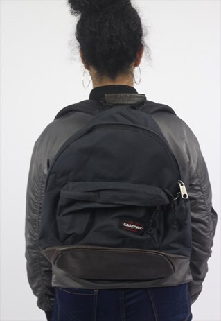VINTAGE EASTPAK BACKPACK