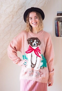 Light pink knitted jumper with a dog motive