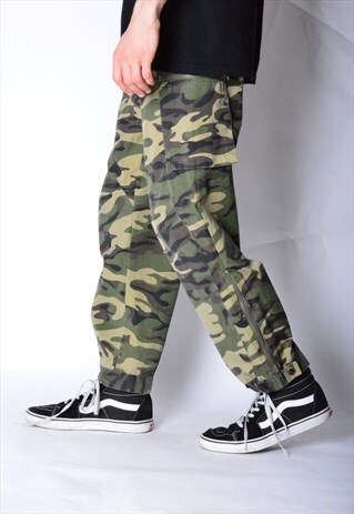 VINTAGE 90S KHAKI CAMO CARGO PANTS