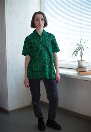 VINTAGE 90'S GREEN/BLACK TIGER PRINT SHIRT
