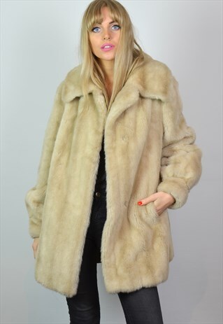 PREMIUM VINTAGE 1960S LIGHT BLONDE / CREAM FAUX FUR COAT