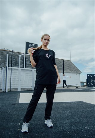FLORAL EMBROIDERED TEE