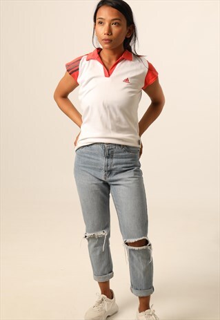 VINTAGE ADIDAS EMBROIDERED LOGO SPORTS T-SHIRT