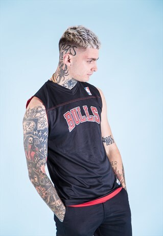 VINTAGE NBA BULLS JERSEY BLACK AND RED