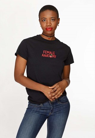 CHERRY POSE GRAPHIC SHORT-SLEEVED T-SHIRT IN BLACK