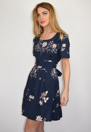 VINTAGE 90S NAVY & WHITE FLORAL PRINT FITTED MINI DRESS