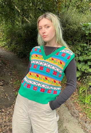 00S Y2K SIZE M CHUNKY KNITTED SWEATER VEST IN MULTI