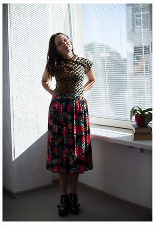 VINTAGE 80'S BLACK FLOWER PRINT MIDI SKIRT