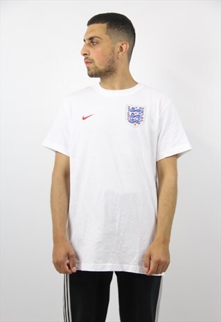 VINTAGE NIKE ENGLAND T-SHIRT