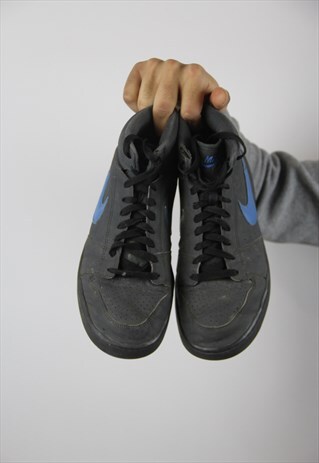 VINTAGE NIKE GREY 90'S HIGH TOP TRAINERS