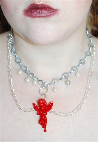 SILVER CHAIN NECKLACE WITH HANGING PEARLS AND CHERUBS GRUNGE
