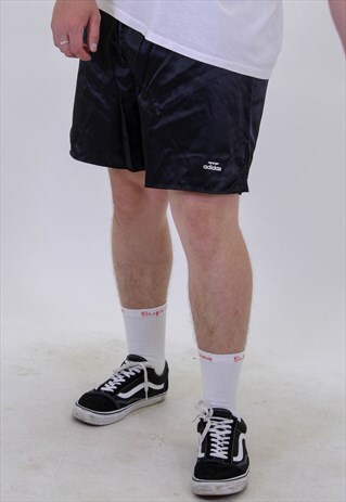 VINTAGE ADIDAS SHORTS