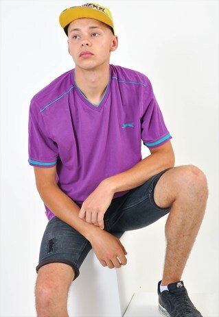 VINTAGE V NECK T-SHIRT