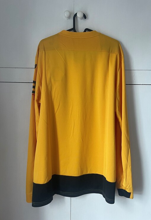 garment image