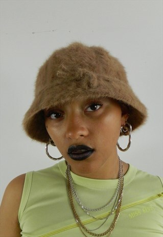 BROWN FLUFFY BUCKET HAT
