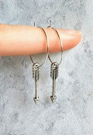 MINI SPEAR HOOP EARRINGS