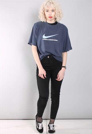 VINTAGE NIKE T-SHIRT