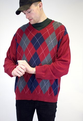VINTAGE TOMMY HILFIGER JUMPER.