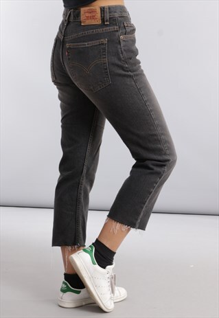 VINTAGE LEVI'S 505 MID RISE CUT OFF JEANS KL22