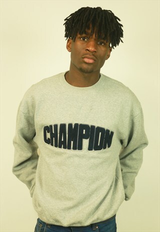 VINTAGE CHAMPION SWEATSHIRT