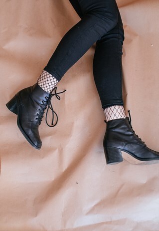 VINTAGE 90S GRUNGE LACE UPS