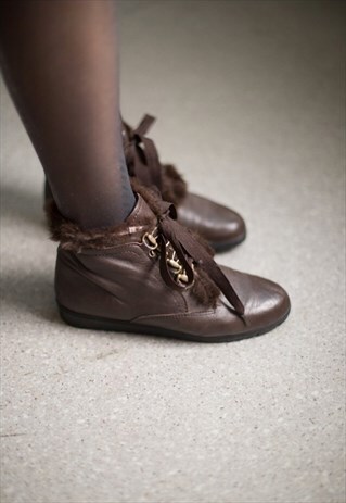 VINTAGE 80'S BROWN LEATHER LACE UP ANKLE BOOTS