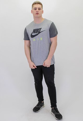VINTAGE NIKE T-SHIRT
