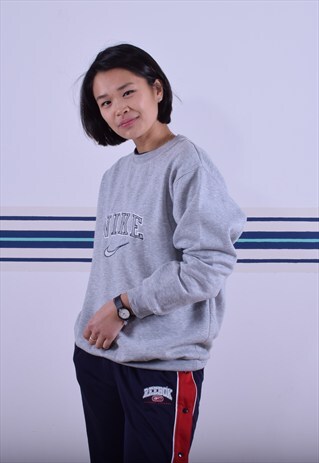 GREY NIKE SWEATSHIRT