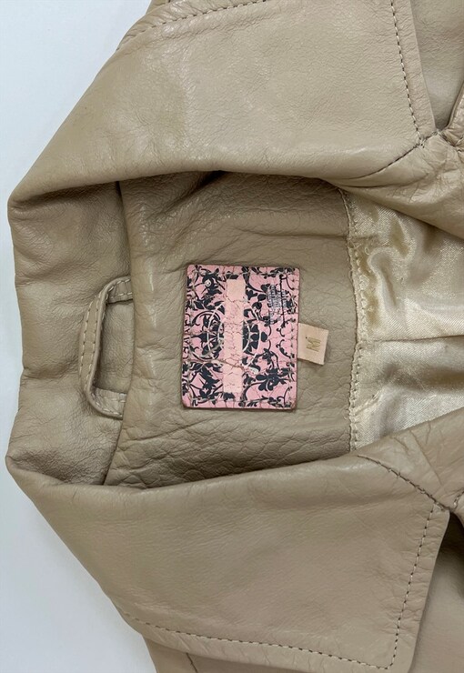 garment image