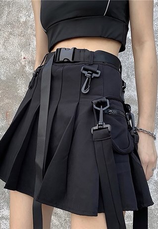 PLEATED MINI SKIRT WITH POCKET AND BELT IN BLACK