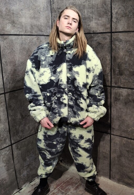 garment image