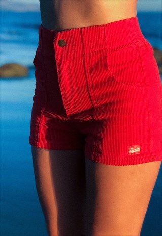 WOMEN'S RED SHORT