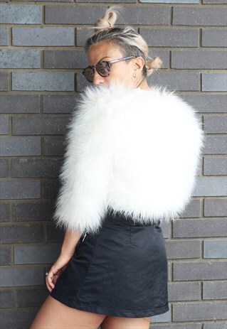 VINTAGE 1990S WHITE FAUX FUR CROPPED JACKET