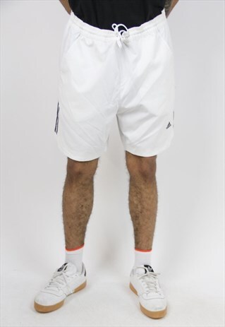 VINTAGE ADIDAS WHITE SHORTS