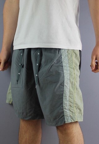 VINTAGE ADIDAS SHORTS IN GREY WITH POCKETS, EMBROIDERED LOGO
