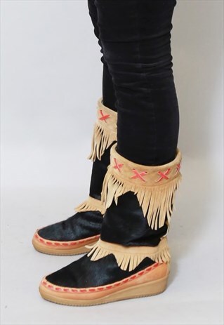 VINTAGE 1970'S MONTEBELLO BLACK SUEDE MOCCASIN BOOTS