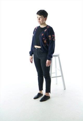 FLORAL NAVY CARDIGAN / VINTAGE GRAPHIC BUTTON UP SWEATER