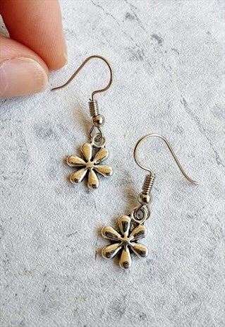 MINI RETRO DAISY FLOWER EARRINGS