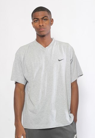 VINTAGE NIKE T-SHIRT