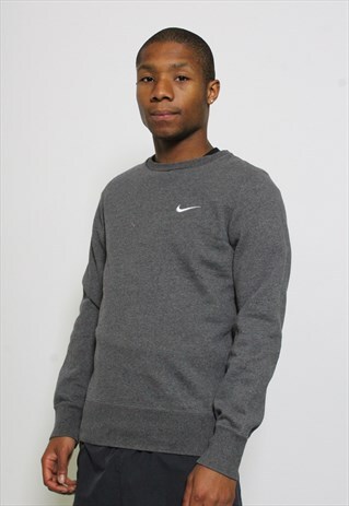VINTAGE NIKE SWEATSHIRT