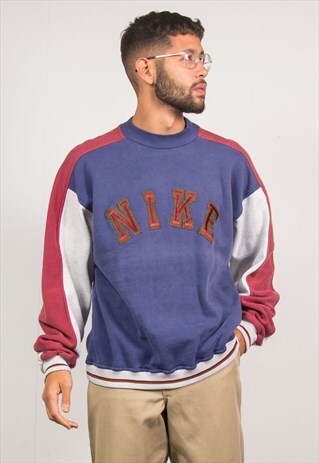 VINTAGE NIKE SWEATSHIRT