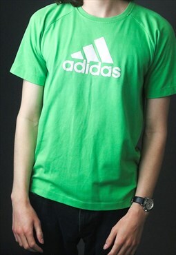 vintage green adidas T shirt in Small