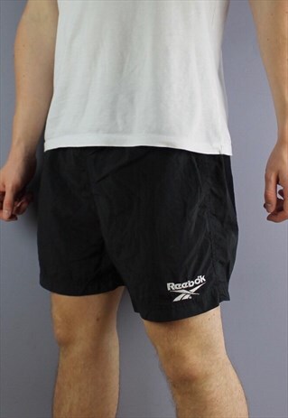 VINTAGE REEBOK SHORTS IN BLACK WITH POCKETS, EMBROIDERED LOG