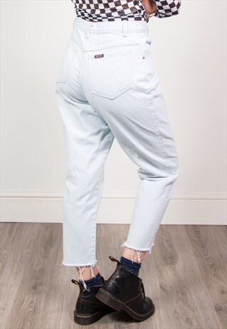 VINTAGE 90'S WHITE HIGH WAIST FRAYED HEM DENIM MOM JEANS