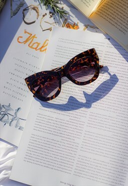 Tortoise Shell Thick Framed Chunky Cat Eye Sunglasses