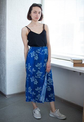 VINTAGE 80'S BLUE PATTERNED WRAP VISCOSE SKIRT