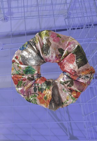 OVERSIZE SCRUNCHIE IN FLORAL PRINT