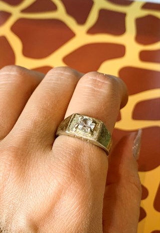 1970'S UNISEX SIGNET RING